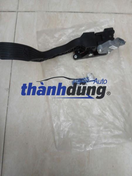BÀN ĐẠP CHÂN GA XE HYUNDAI LIBERO 2003 | 327004A660