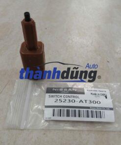 CÔNG TẮC CHÂN PHANH XE NISSAN VERSA 2010 | 25300AT300