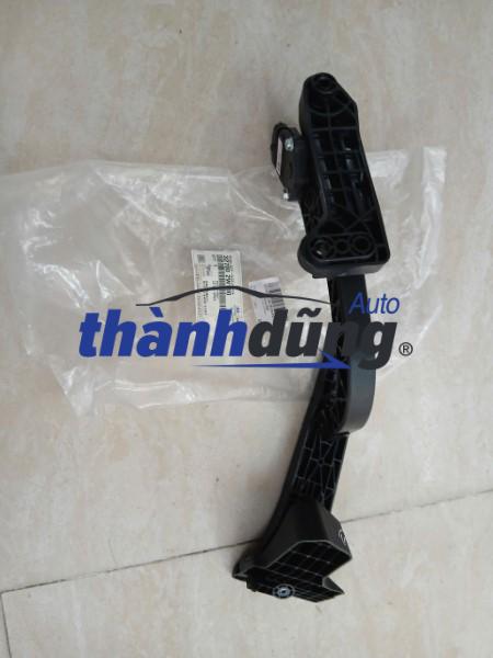 CẢM BIẾN CHÂN GA KIA SORENTO 2015 | 327002W100