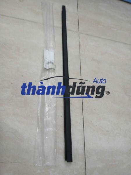 NẸP CHÂN KÍNH MITSUBISHI PAJERO 2009 | MN117612