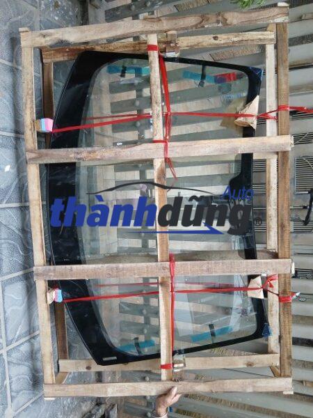 KÍNH CHẮN GIÓ TRƯỚC XE RANGE ROVER DEFENDER 2010 | LR009821