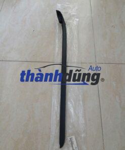NẸP CHÂN KÍNH TRƯỚC RH HYUNDAI I30 2013 | 861322L000