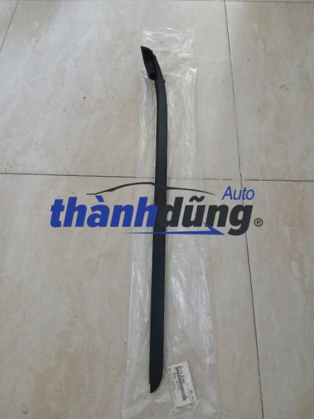 NẸP CHÂN KÍNH TRƯỚC RH HYUNDAI I30 2013 | 861322L000