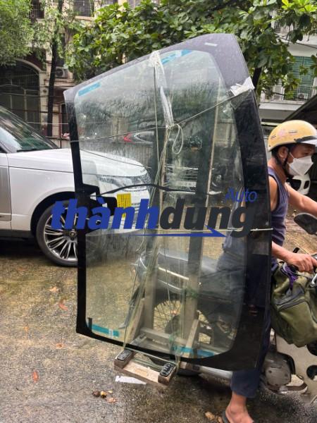 KÍNH CHẮN GIÓ XE RANGE ROVER SPORT L494 2019 | LR106973