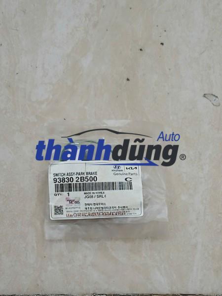 CÔNG TẮC THẮNG TAY HYUNDAI SANTAFE 2015 | 938302B500